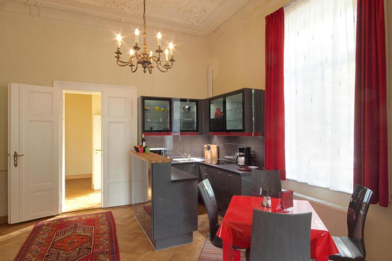 Ferienwohnungen Villa Haniel Hugo เดรสเดน ภายนอก รูปภาพ